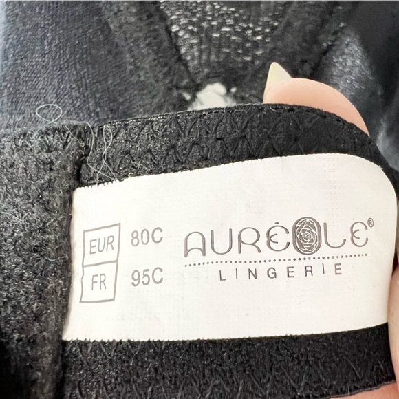 Aureole Lingerie France black pinstripe  and lace underwire bra 36C - Picture 13 of 14